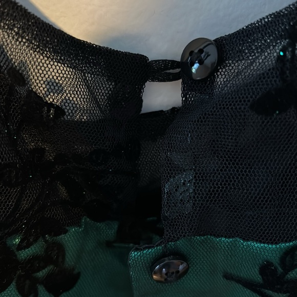 Green and black lace holiday toddler dress 2t - Picture 4 of 8